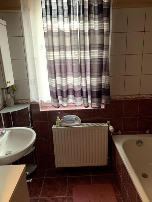 Laura Apartman Hajdúszoboszló Exteriör bild