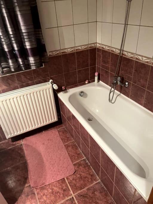 Laura Apartman Hajdúszoboszló Exteriör bild